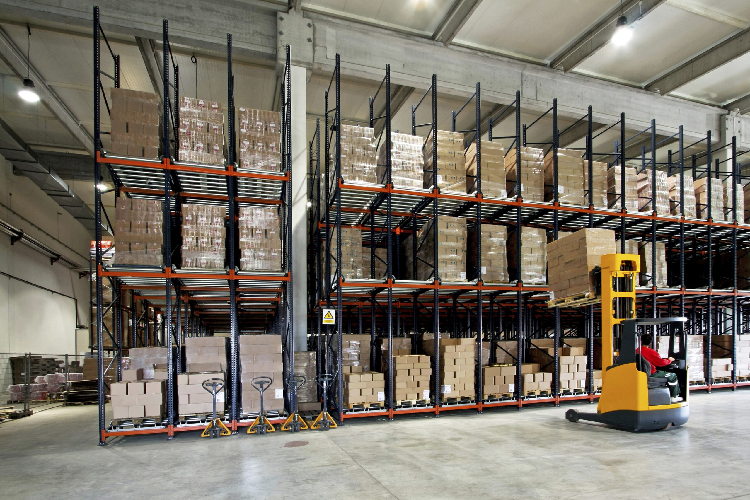 Warehouse Forklifter