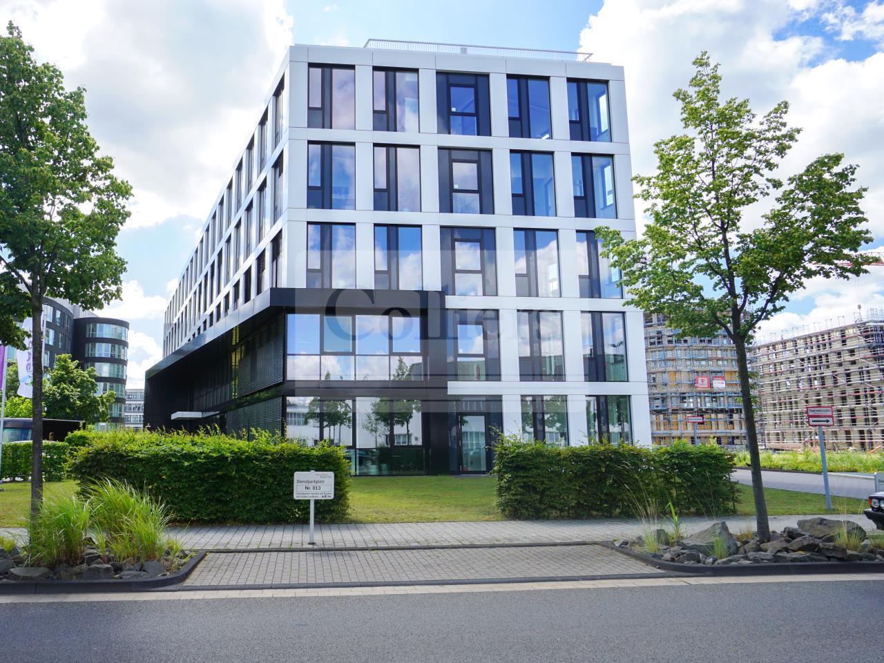 Flughafenstraße 103