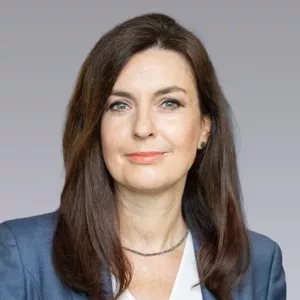 Colliers Nicole Roemer