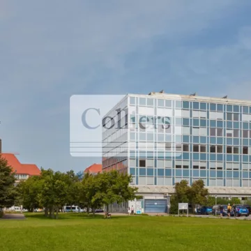 Außenansicht mit Rathaus.jpg